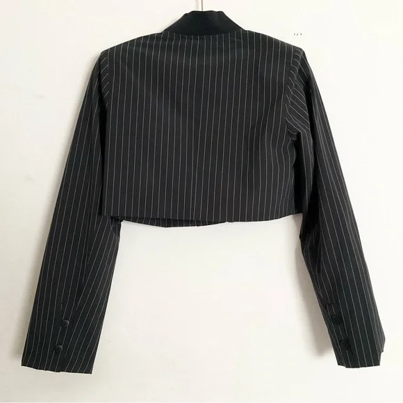 Alo Yoga Cropped Pinstripe Main Character Full Zip Jacket Black/Titanium XS